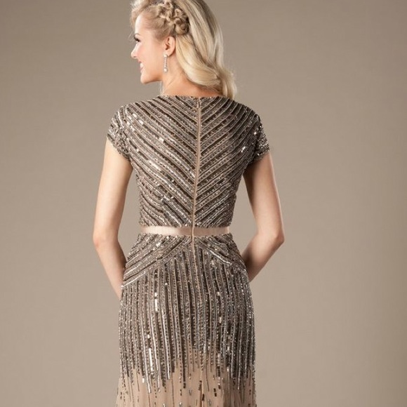 Adrianna-Papell beaded short sleeves V-Neck long evening Gown - Picture 14 of 16